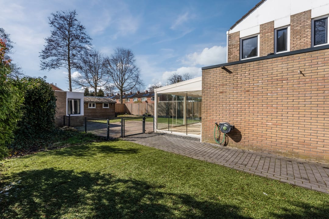 Spacious Semi-Detached Home with 4 Bedrooms, Garage and Energy Label B — 53