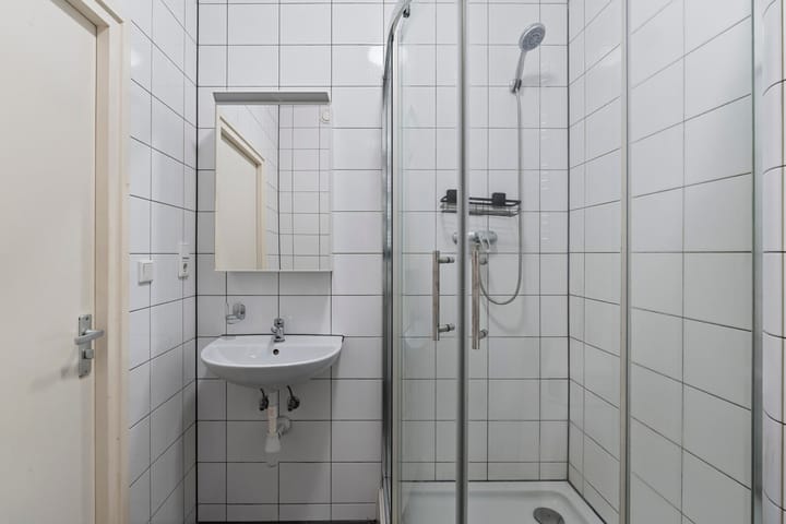Studio te koop: Dordtsestraatweg 673B, Rotterdam