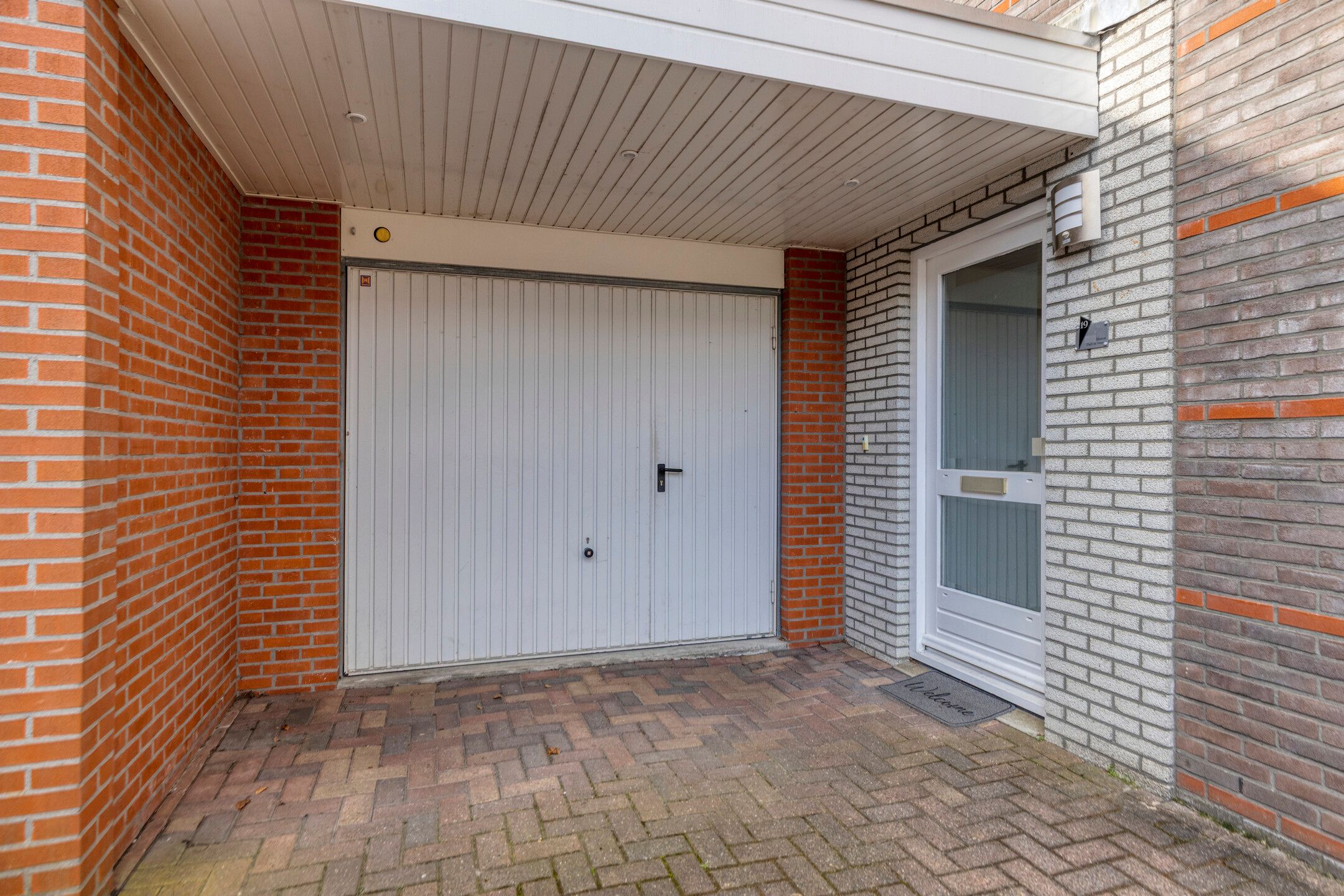 Extended Semi-Detached Family Home with Garage and Sunny Garden — 36