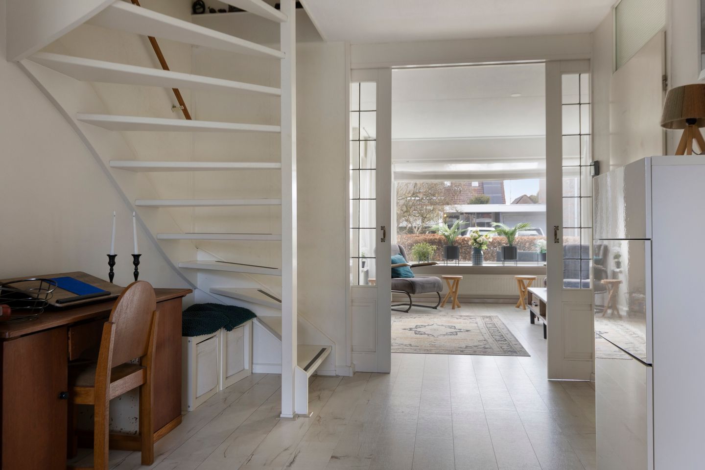 Extended Semi-Detached Family Home with Garage and Sunny Garden — 20