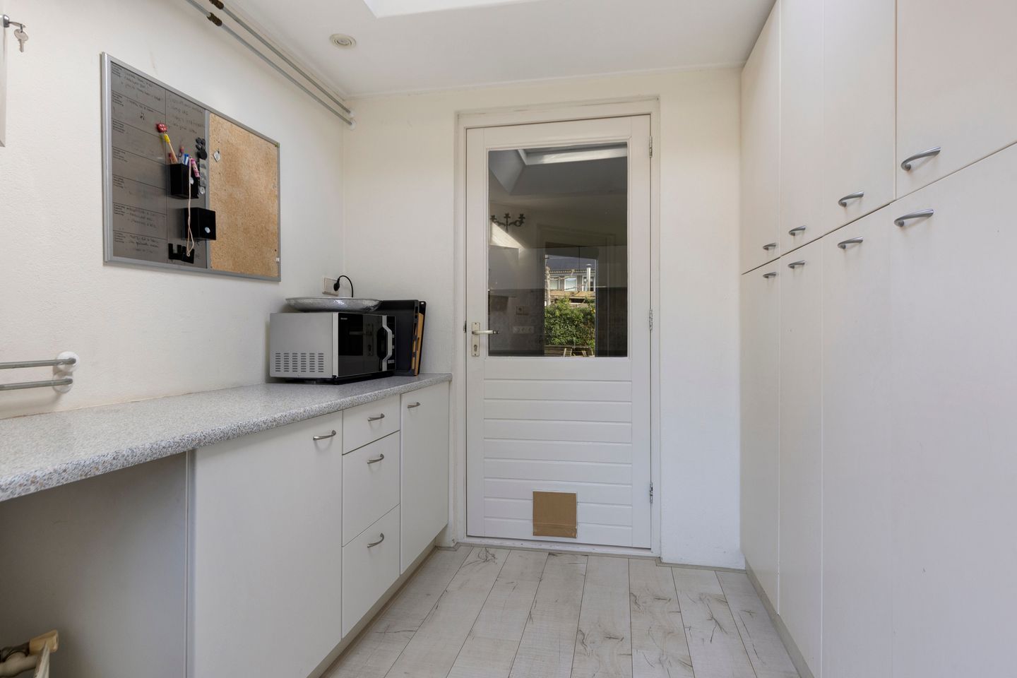 Extended Semi-Detached Family Home with Garage and Sunny Garden — 19