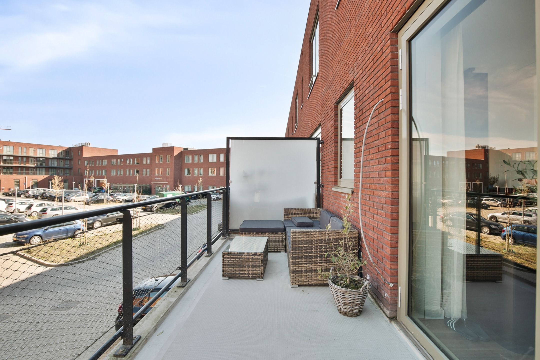 Virtually new energy-efficient terraced home with 2 living rooms in Dronten — 16