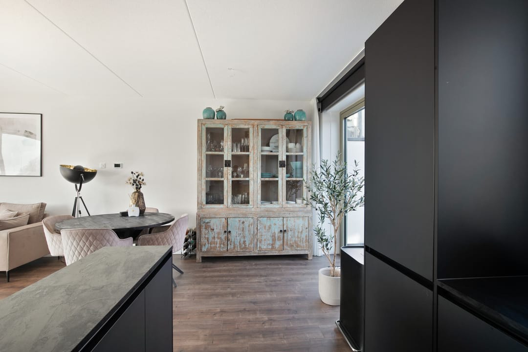 Virtually new energy-efficient terraced home with 2 living rooms in Dronten — 15