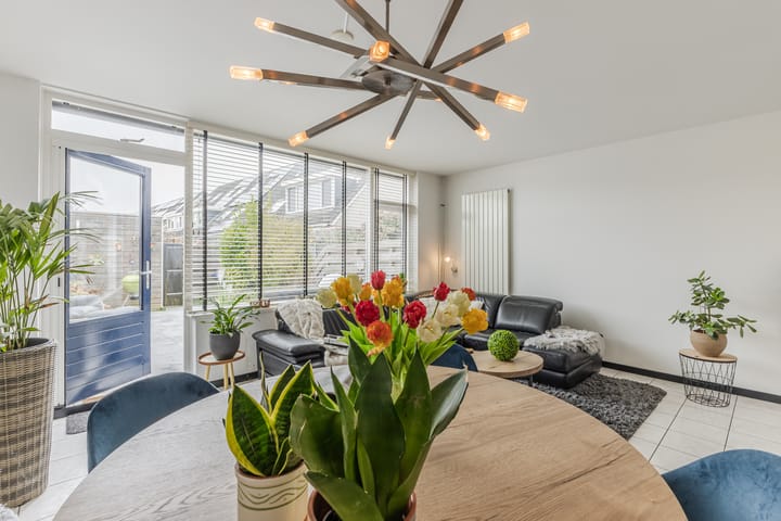 Photo 2 of Claude Debussystraat 140