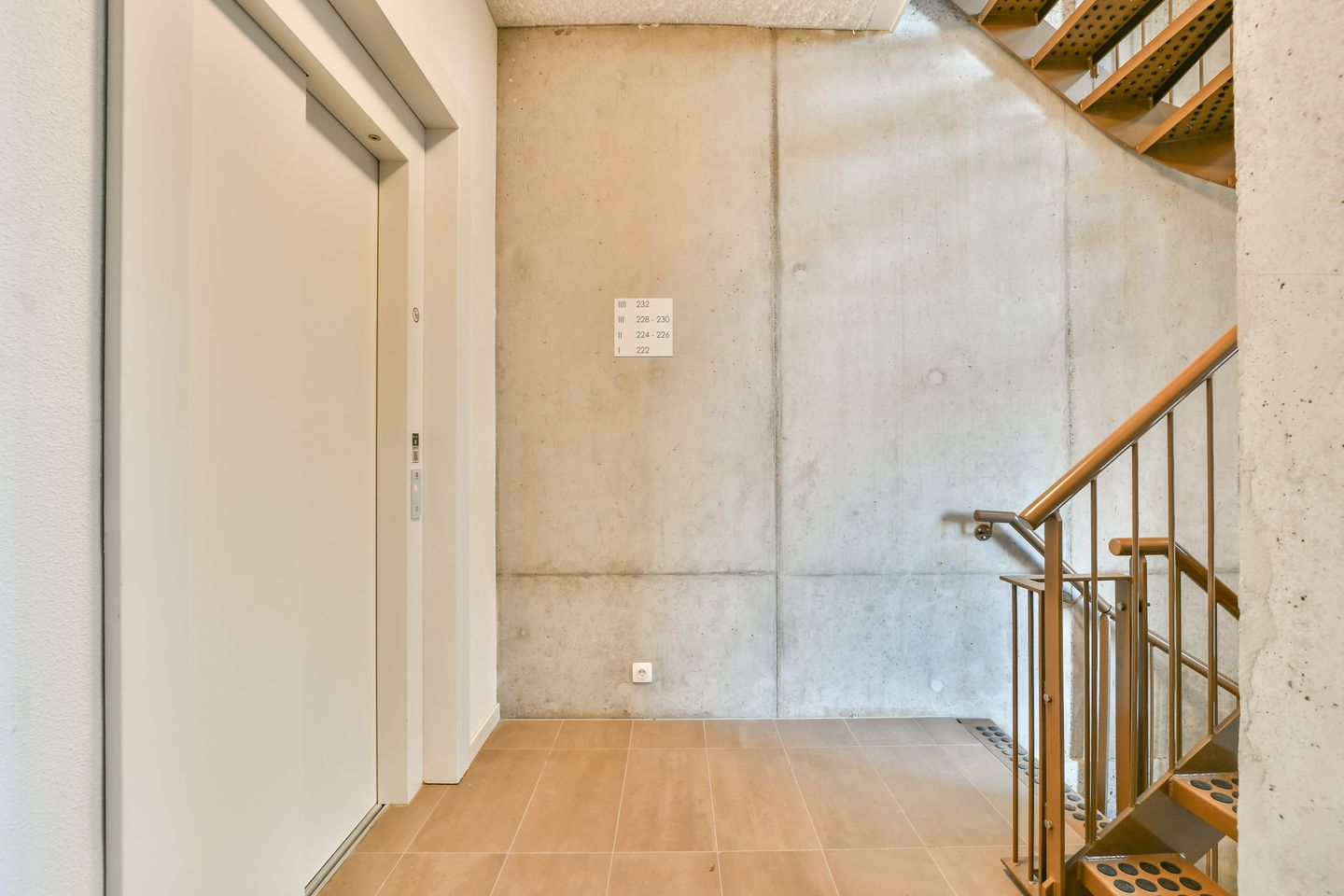 Foto 4 van Srefidensiplein 226