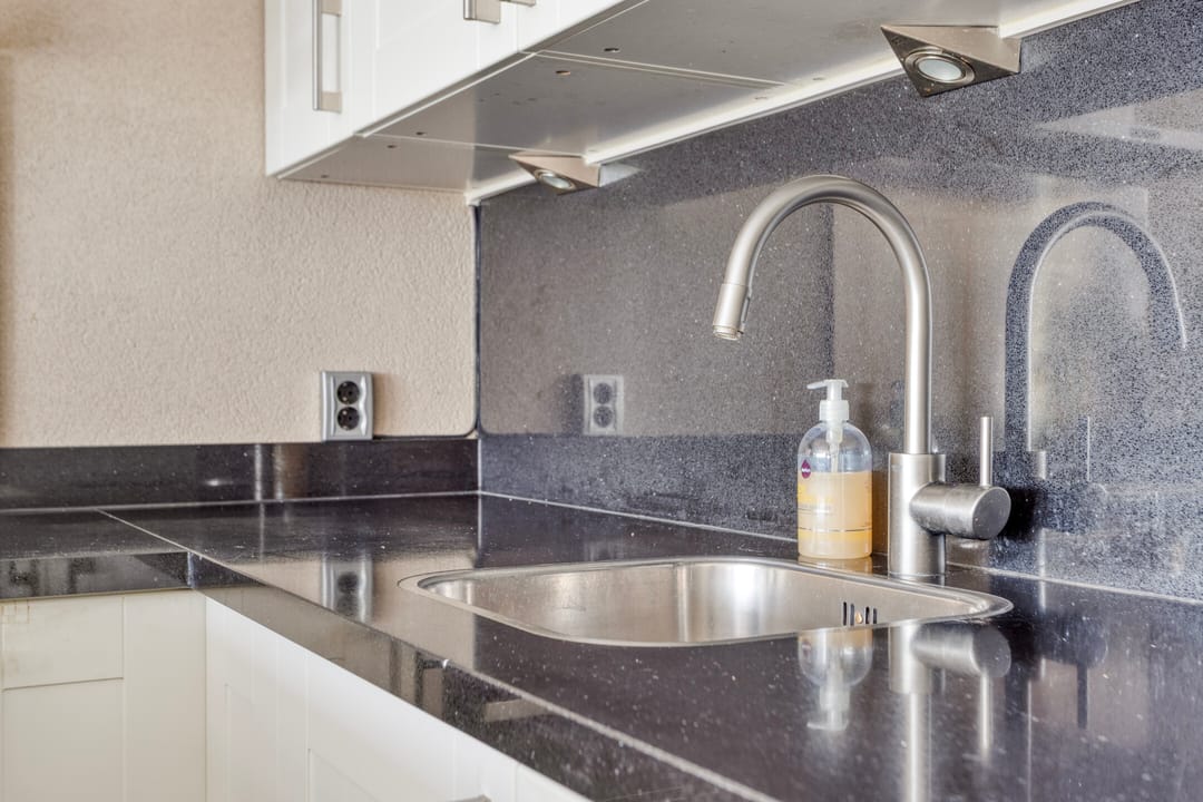 Ready-to-move-in apartment with spacious living room and balcony overlooking the Old Rhine — 16