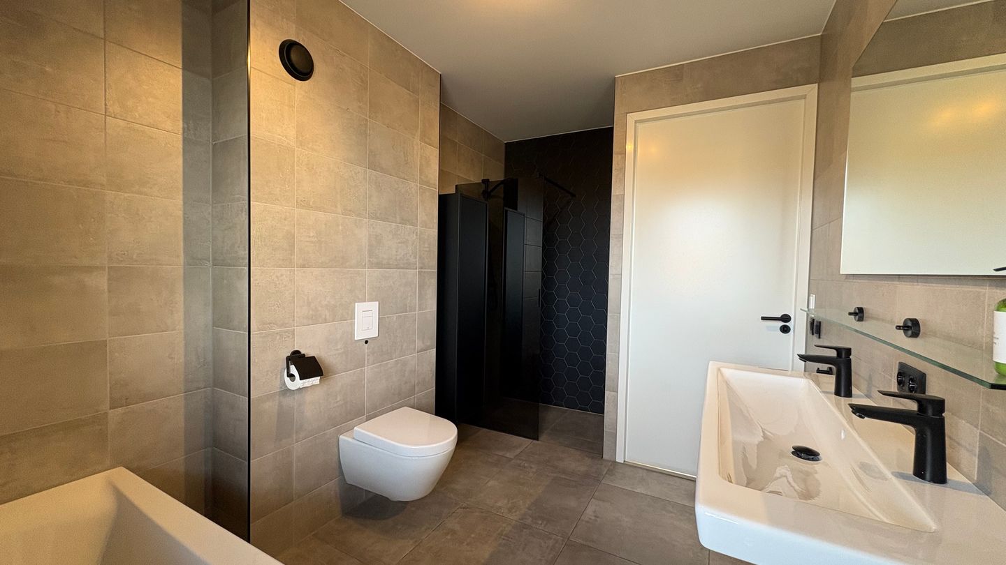 Luxury Detached Home in Duin with Dream Kitchen and Dual Bathrooms — 21