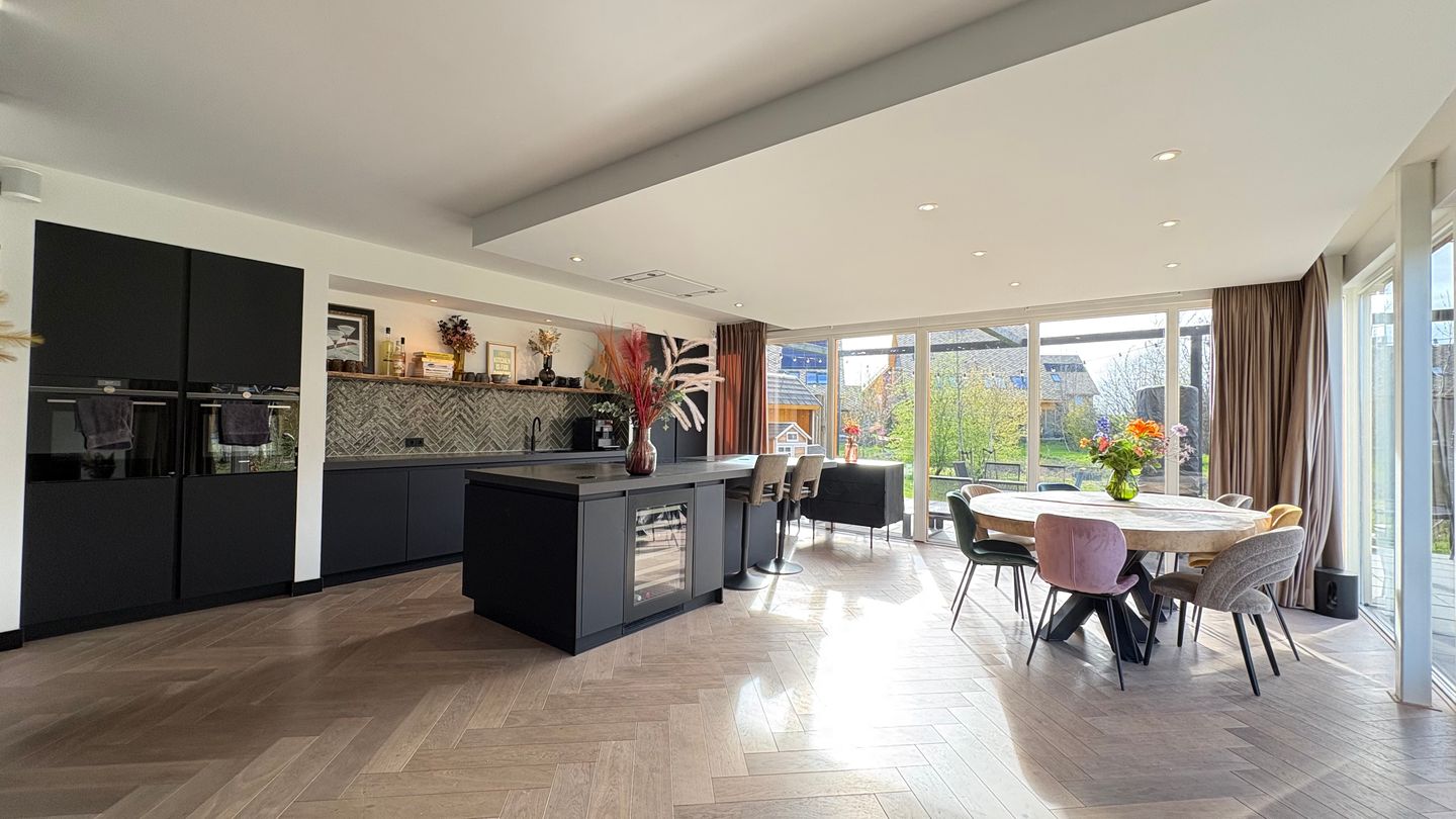 Luxury Detached Home in Duin with Dream Kitchen and Dual Bathrooms — 8