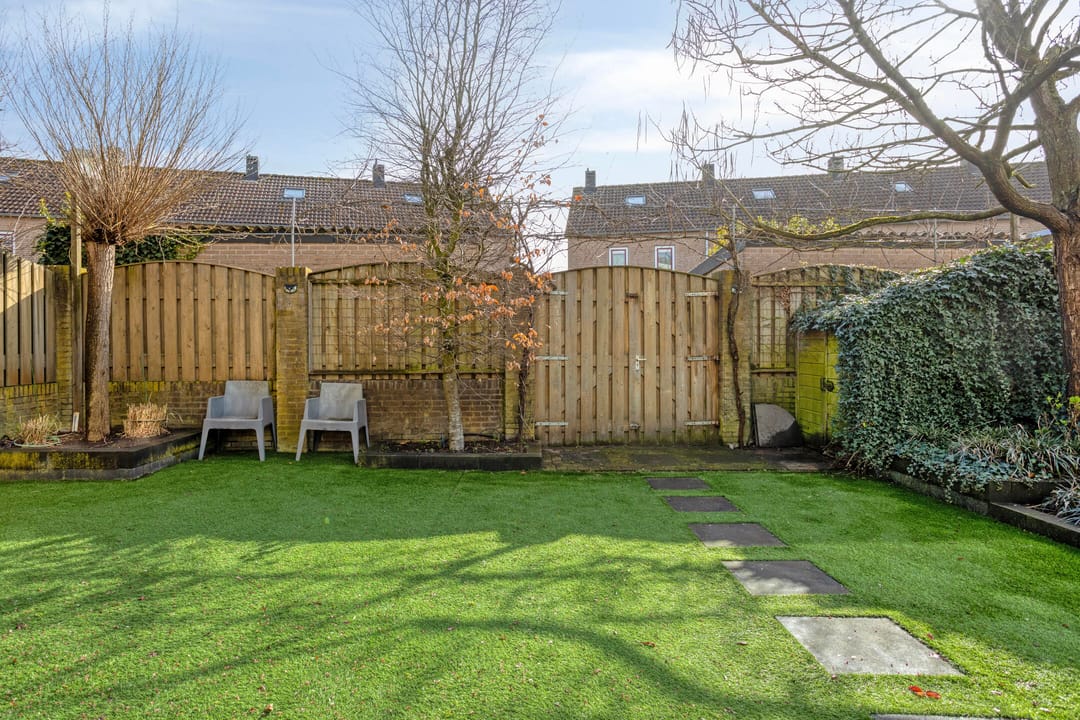 Fully Extended Move-in Ready Corner Home with Garage and Spacious Serre — 42