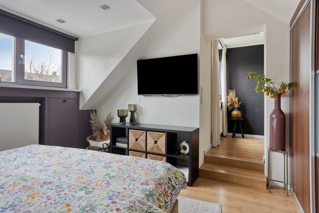 Fully Extended Move-in Ready Corner Home with Garage and Spacious Serre — 28
