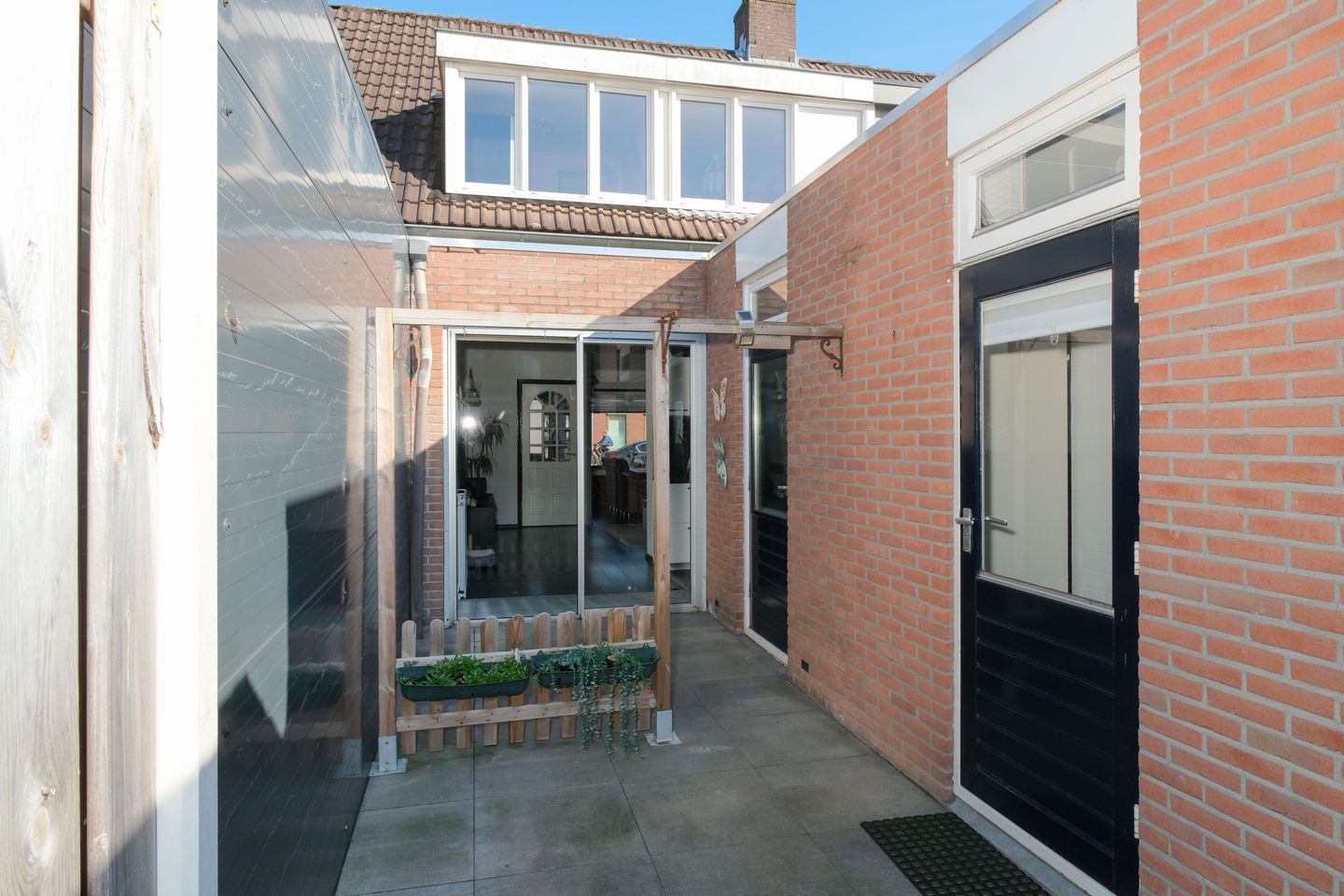 Move-in Ready Starter Home with Modern Updates in Almelo — 19