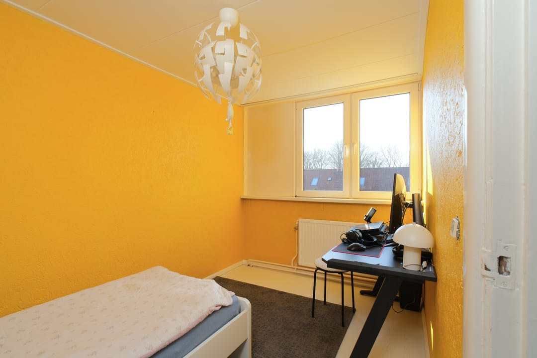 Move-in Ready Starter Home with Modern Updates in Almelo — 17