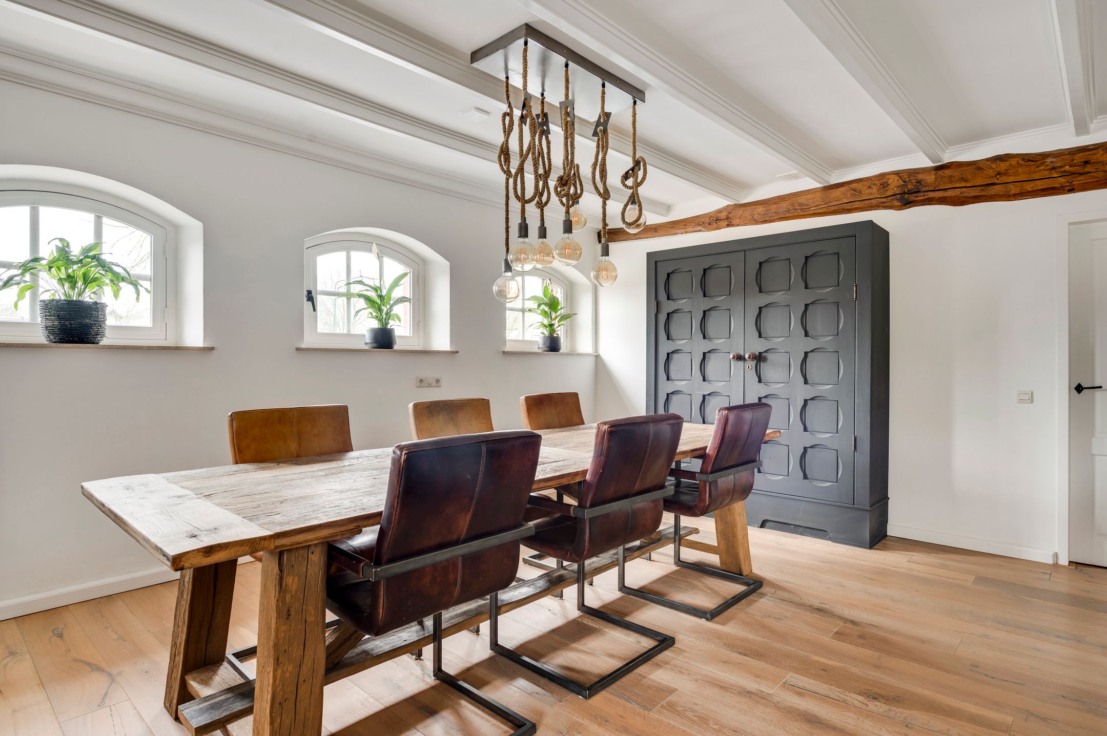 Characterful Semi-Detached Farmhouse with Six Bedrooms in Soerendonk — 13