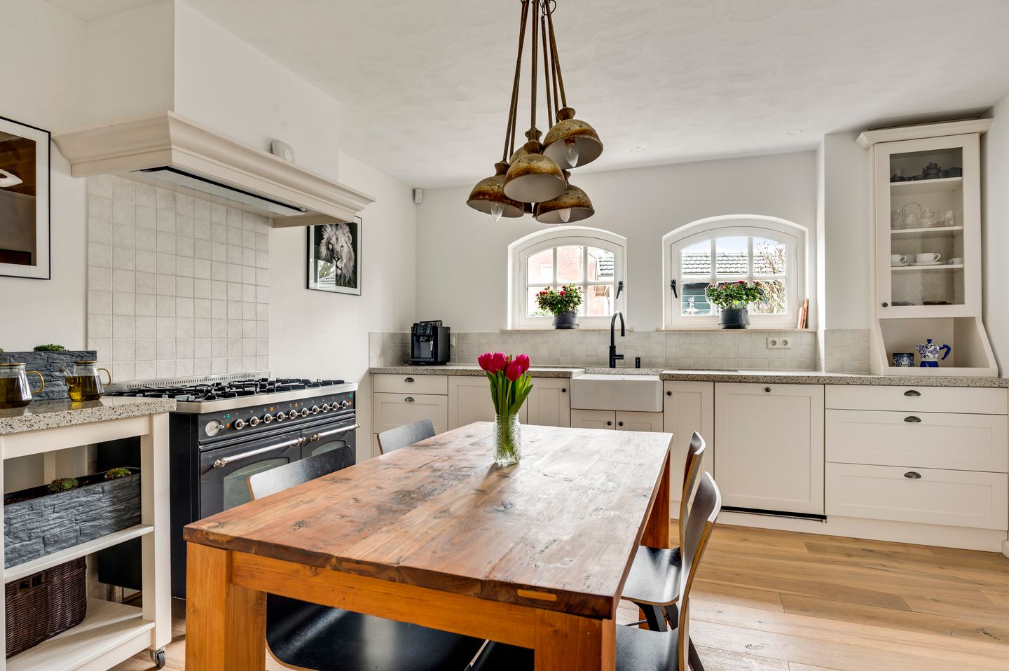 Characterful Semi-Detached Farmhouse with Six Bedrooms in Soerendonk — 23