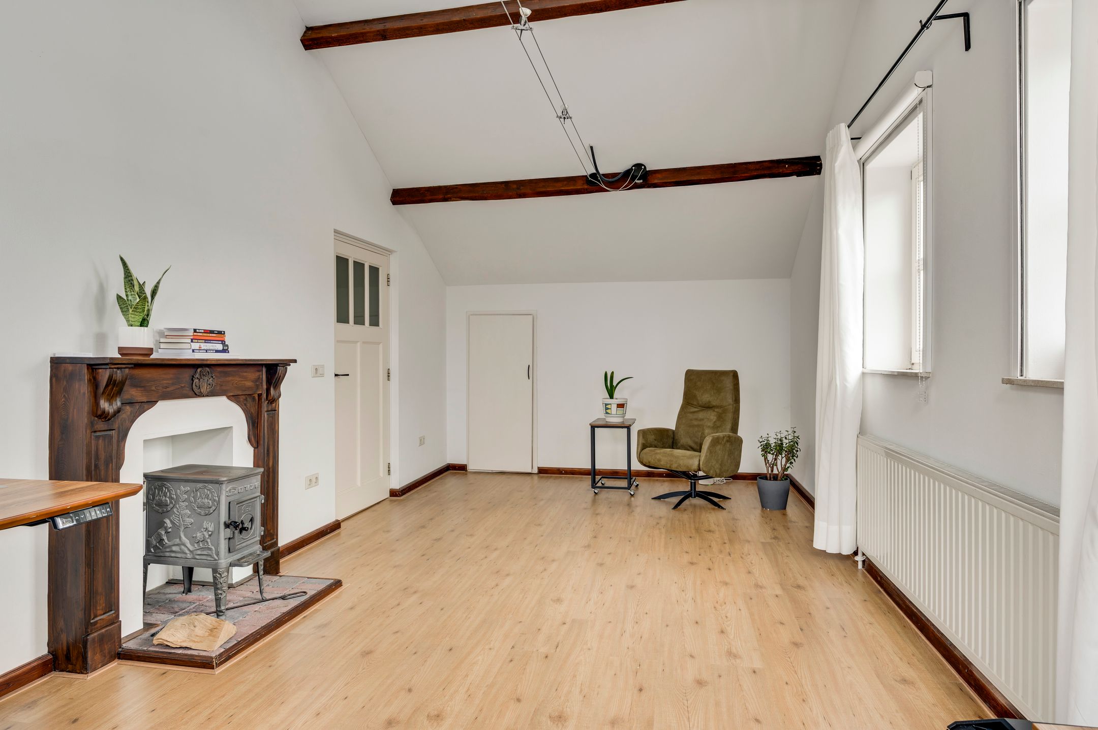 Characterful Semi-Detached Farmhouse with Six Bedrooms in Soerendonk — 34