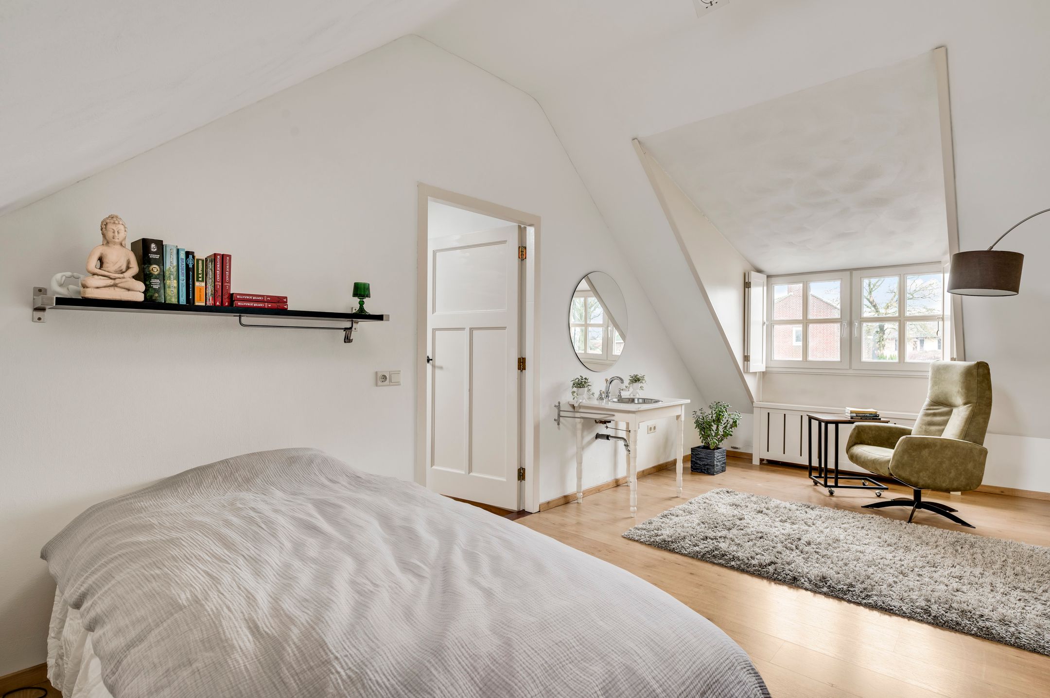 Characterful Semi-Detached Farmhouse with Six Bedrooms in Soerendonk — 40