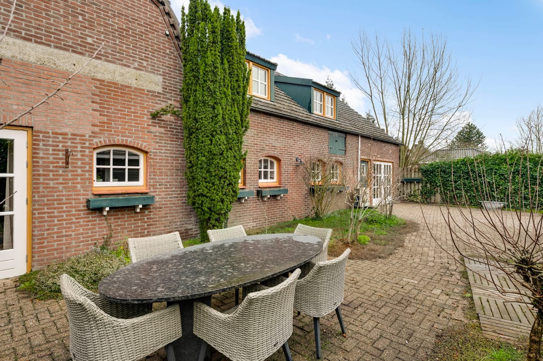 Characterful Semi-Detached Farmhouse with Six Bedrooms in Soerendonk — 44