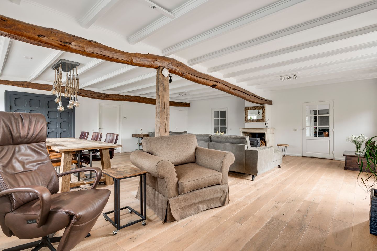 Characterful Semi-Detached Farmhouse with Six Bedrooms in Soerendonk — 12