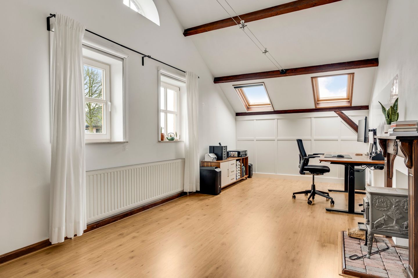 Characterful Semi-Detached Farmhouse with Six Bedrooms in Soerendonk — 33