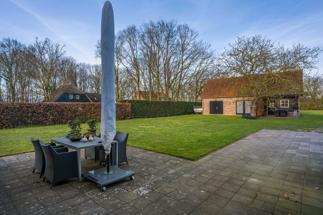 Luxury Farmhouse with B&B and Care Potential in Rural Made — 61