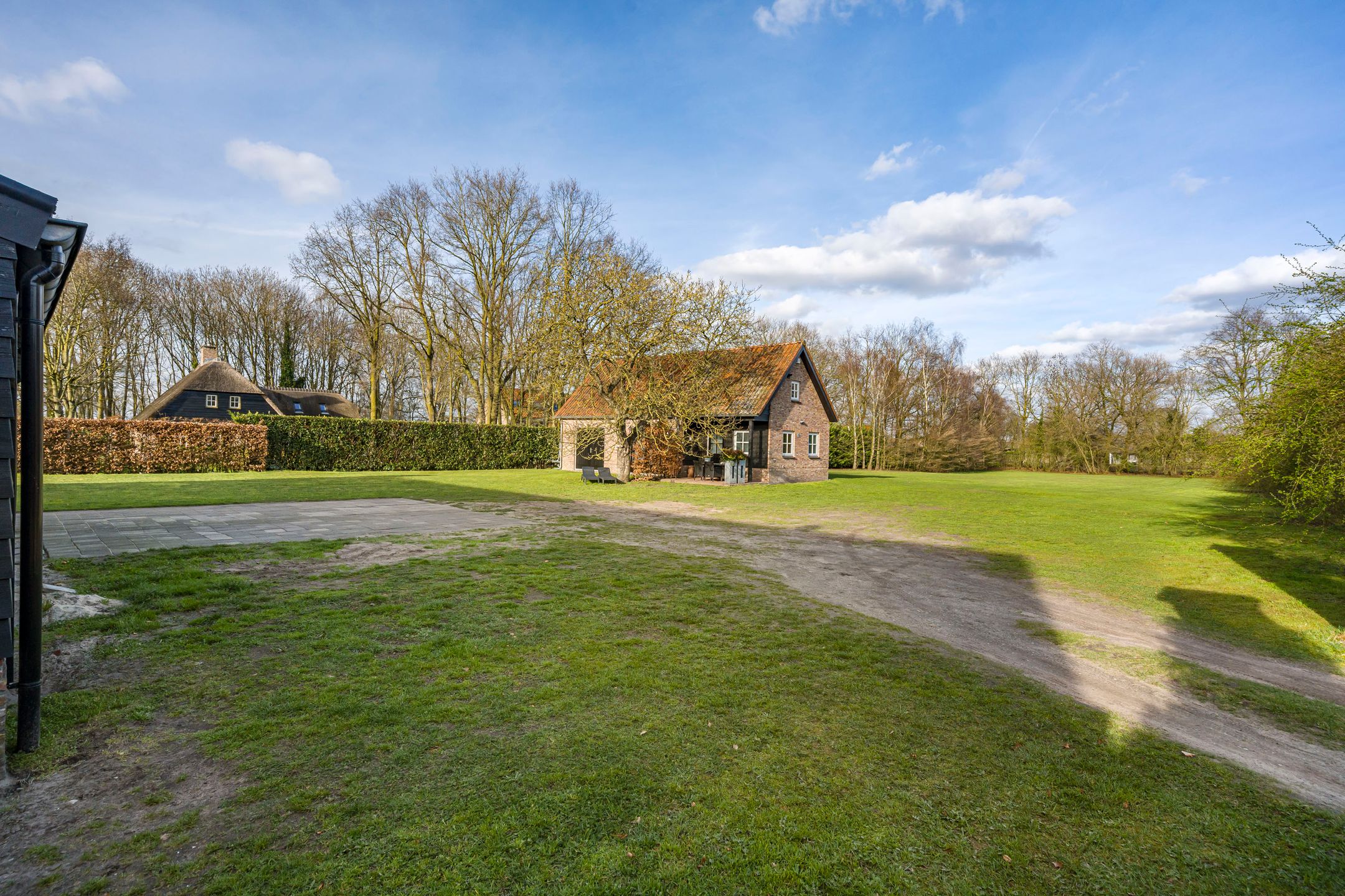 Luxury Farmhouse with B&B and Care Potential in Rural Made — 62