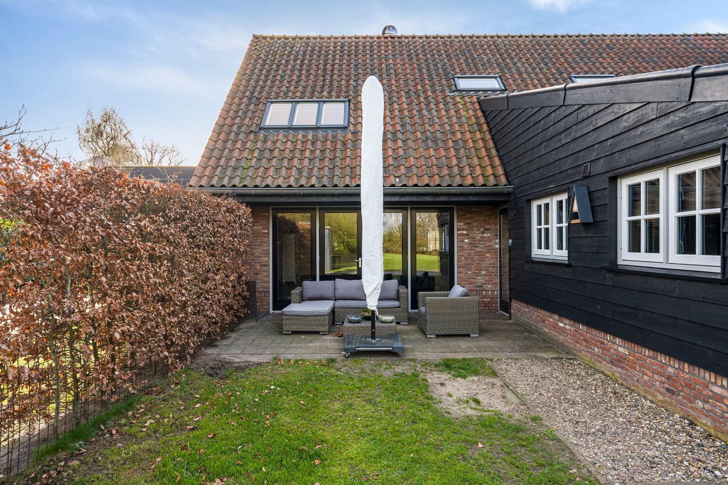 Luxury Farmhouse with B&B and Care Potential in Rural Made — 37