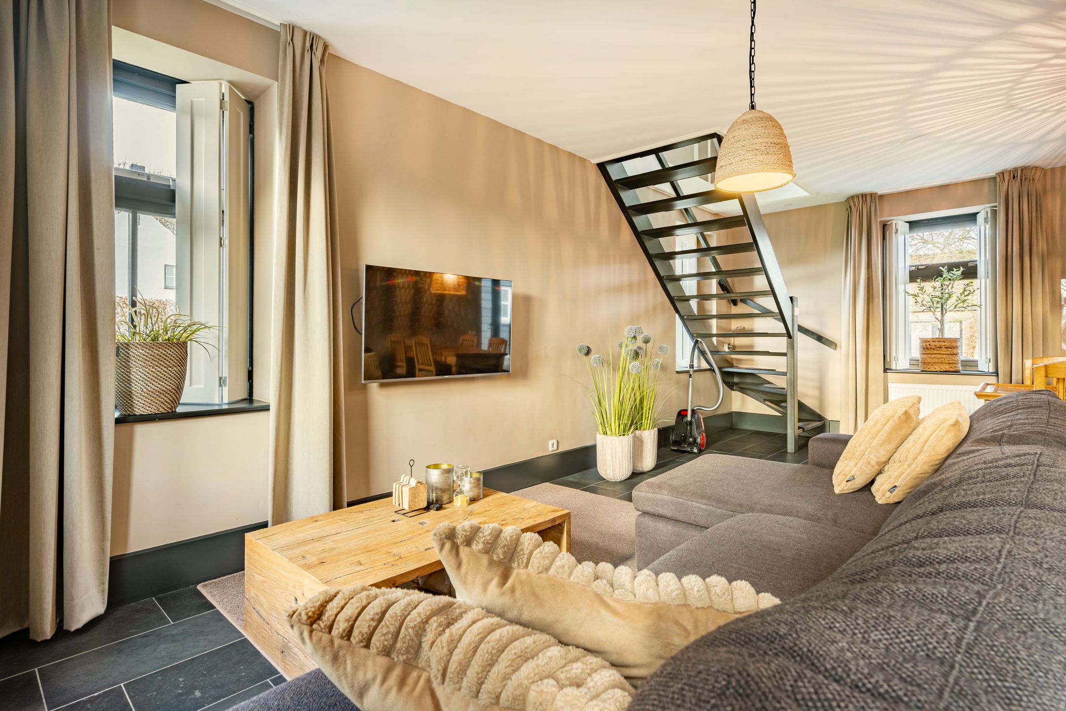Luxury Farmhouse with B&B and Care Potential in Rural Made — 39