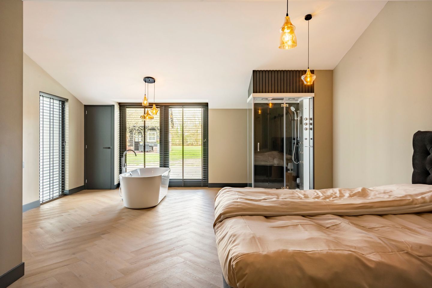 Luxury Farmhouse with B&B and Care Potential in Rural Made — 19