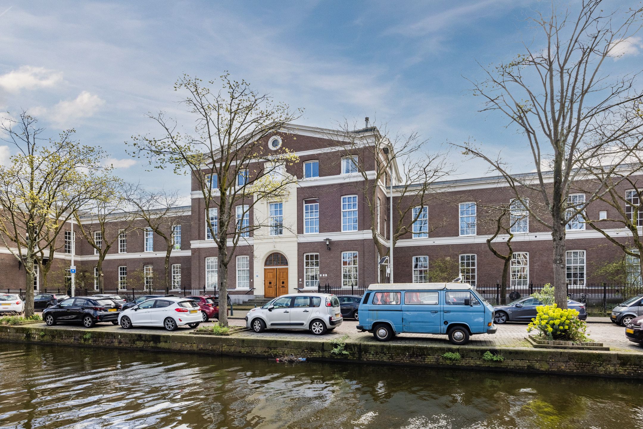 Spacious Ground Floor Apartment in Historic Monument with Garden View — 35