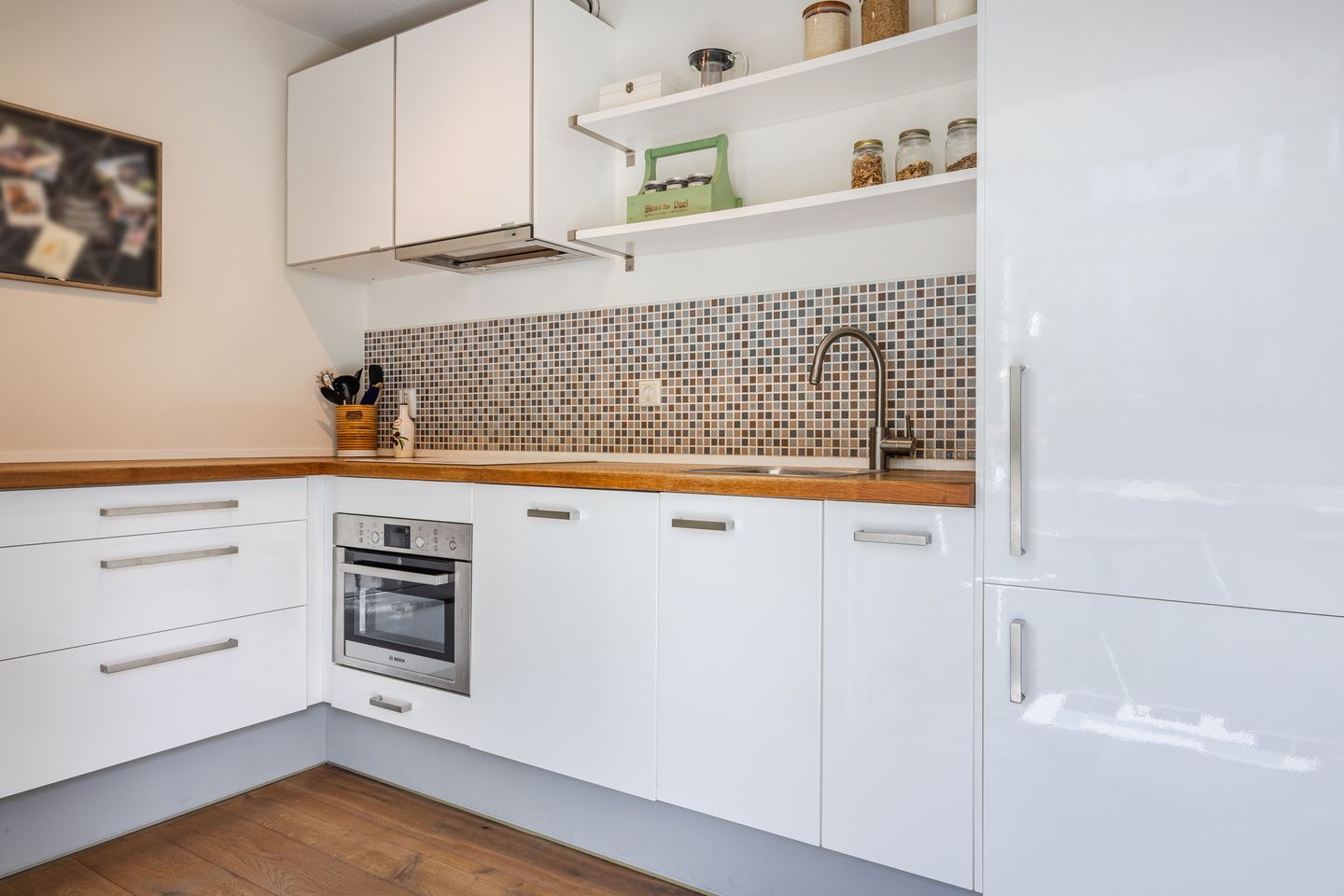 Spacious Ground Floor Apartment in Historic Monument with Garden View — 16
