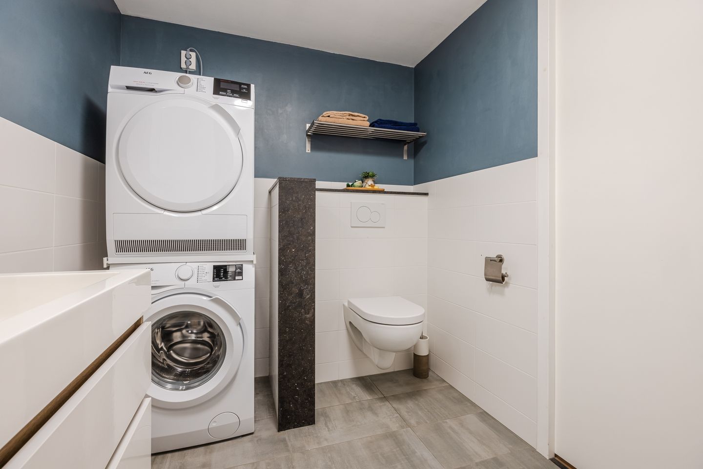 Spacious Ground Floor Apartment in Historic Monument with Garden View — 21