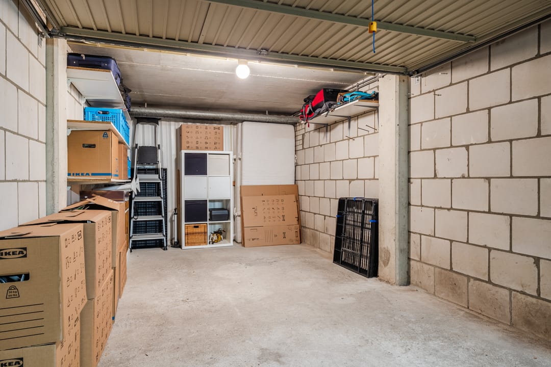 Spacious Ground Floor Apartment in Historic Monument with Garden View — 33