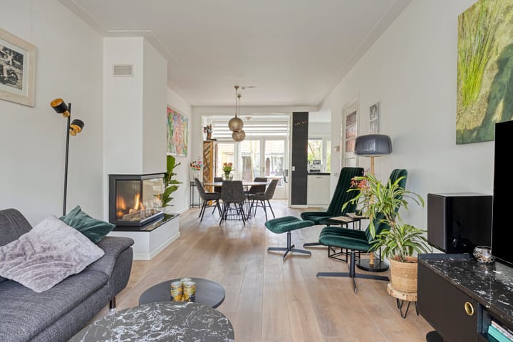 Photo 2 of Anna van Engelandstraat 9