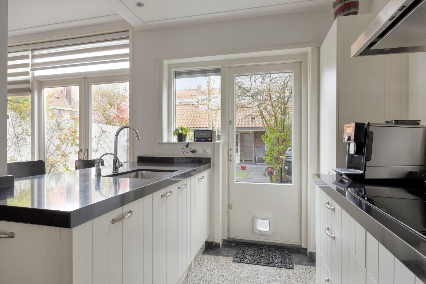 Foto 10 van Anna van Engelandstraat 9