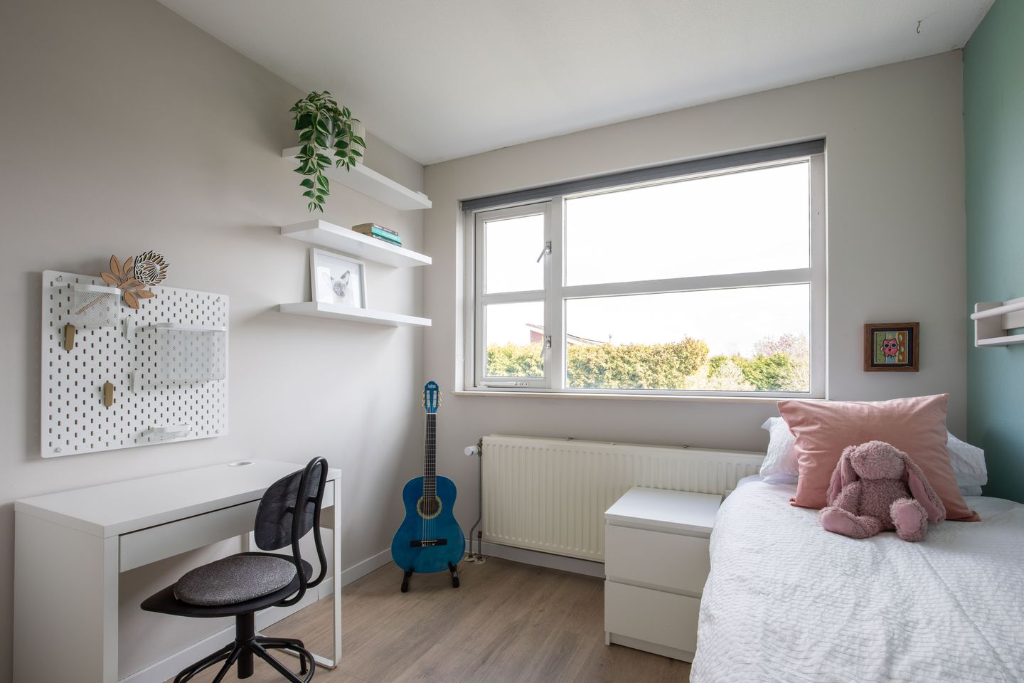 Spacious Family Home with 5 Bedrooms and Sunny Garden in Landerijen — 13