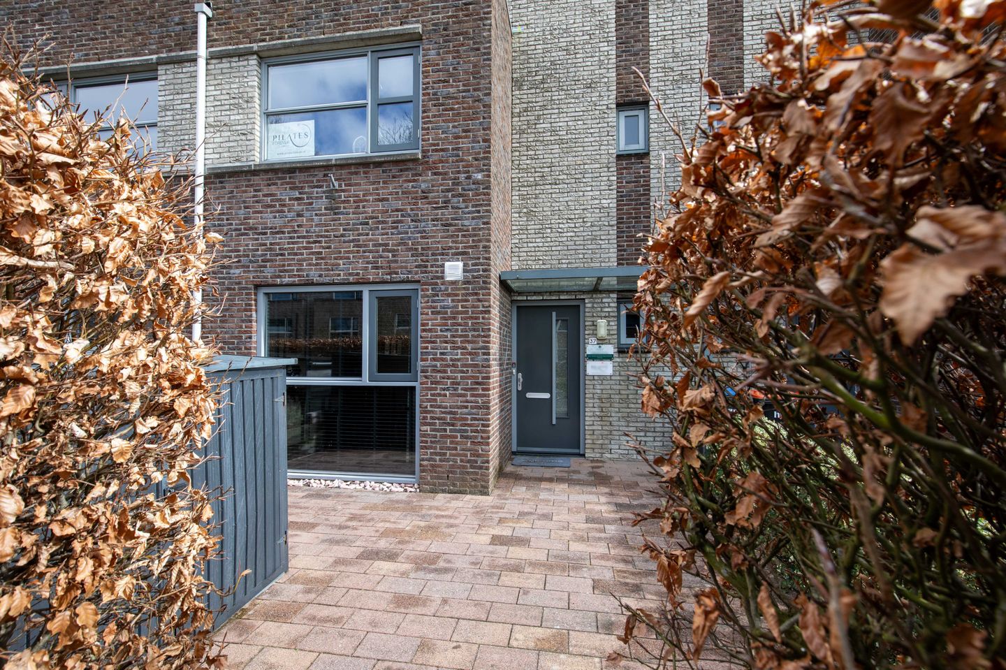 Spacious Family Home with 5 Bedrooms and Sunny Garden in Landerijen — 33
