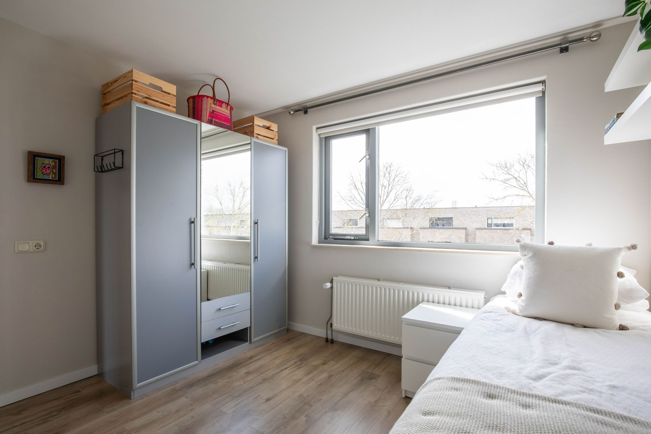 Spacious Family Home with 5 Bedrooms and Sunny Garden in Landerijen — 28