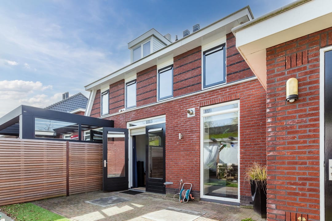 Spacious Semi-Detached Home with Garden and Garage in Harderwijk — 37