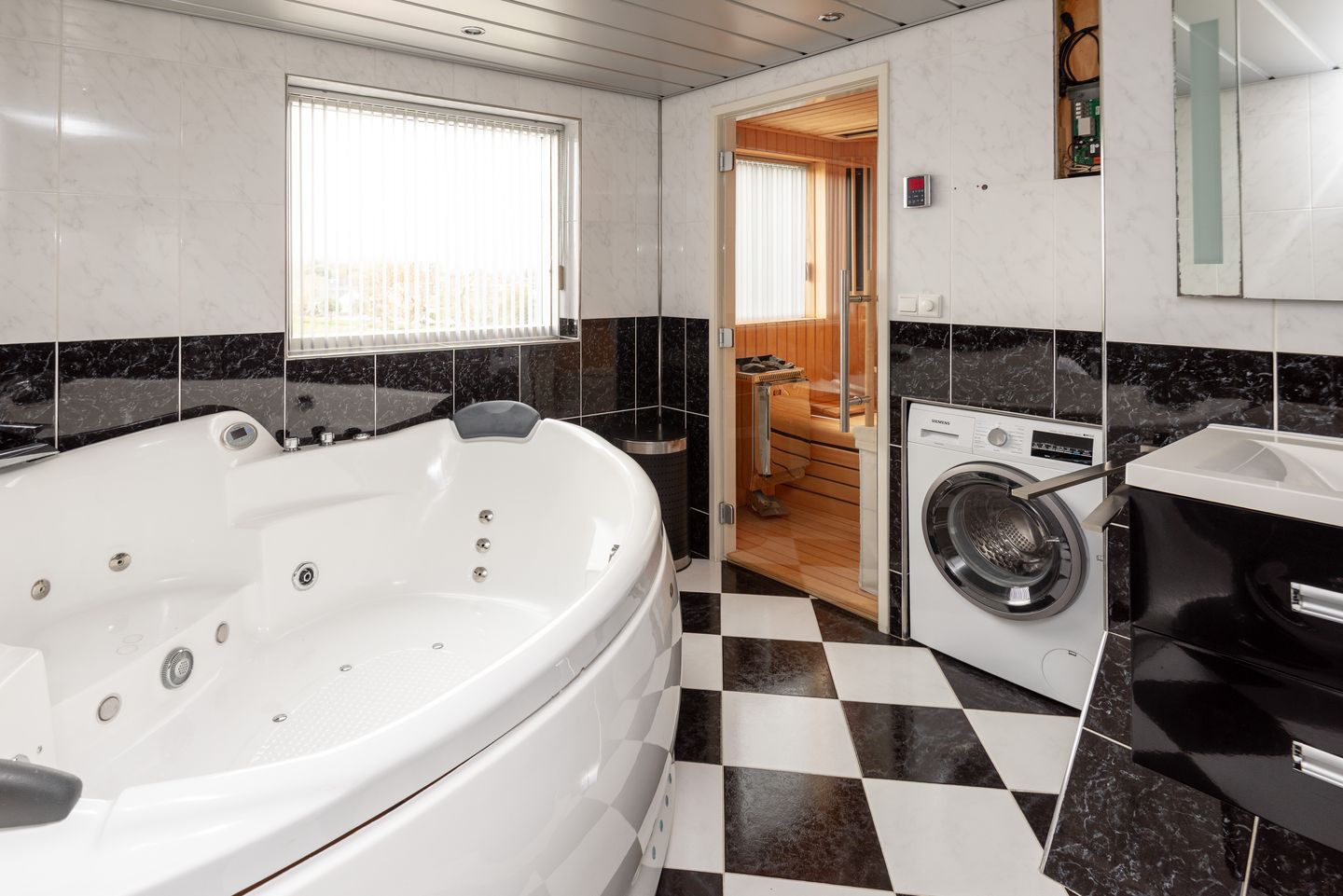 Photo 20 of Lekdijk 121