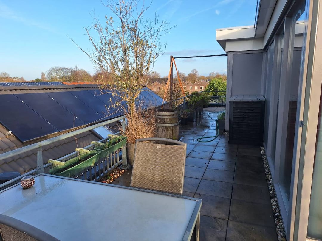 Penthouse with Large Roof Terrace Near Dordrecht Centre — 36