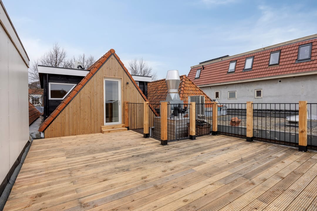 Renovated Upper Apartment with Spacious Rooftop Terrace in Alkmaar City Center — 17