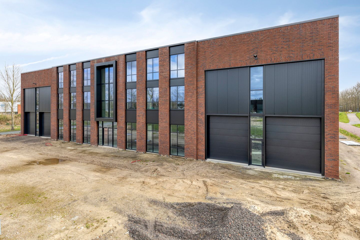 Bekijk foto 3 van Titaniumlaan 40