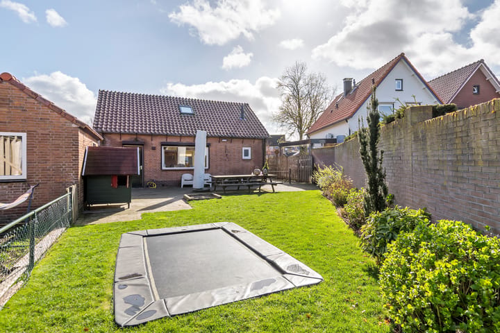 Hogesteeg 1