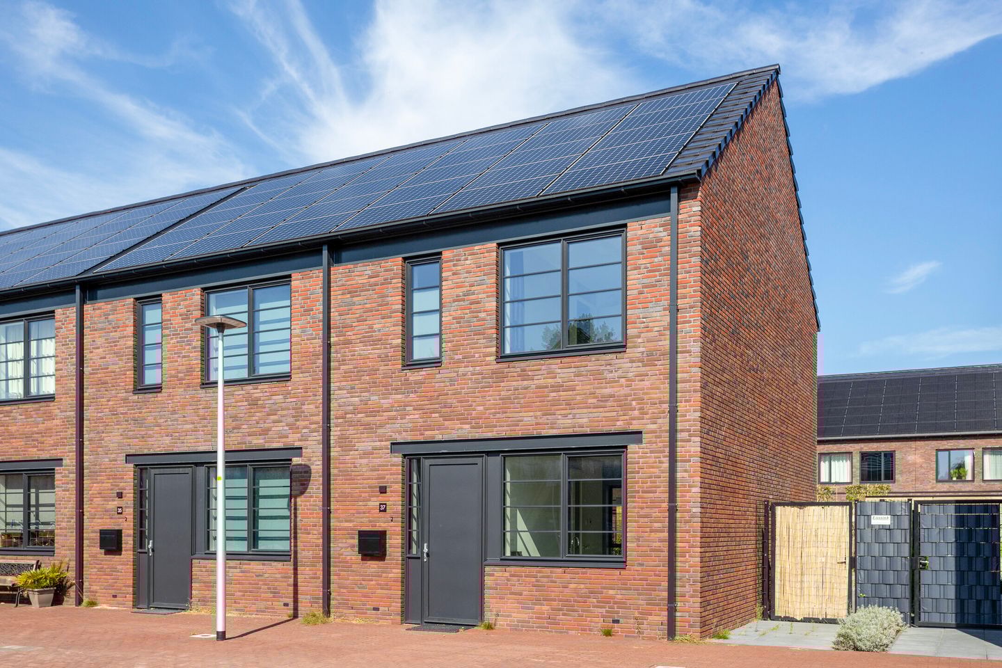 Foto 1 van R.A. de Monchystraat 37