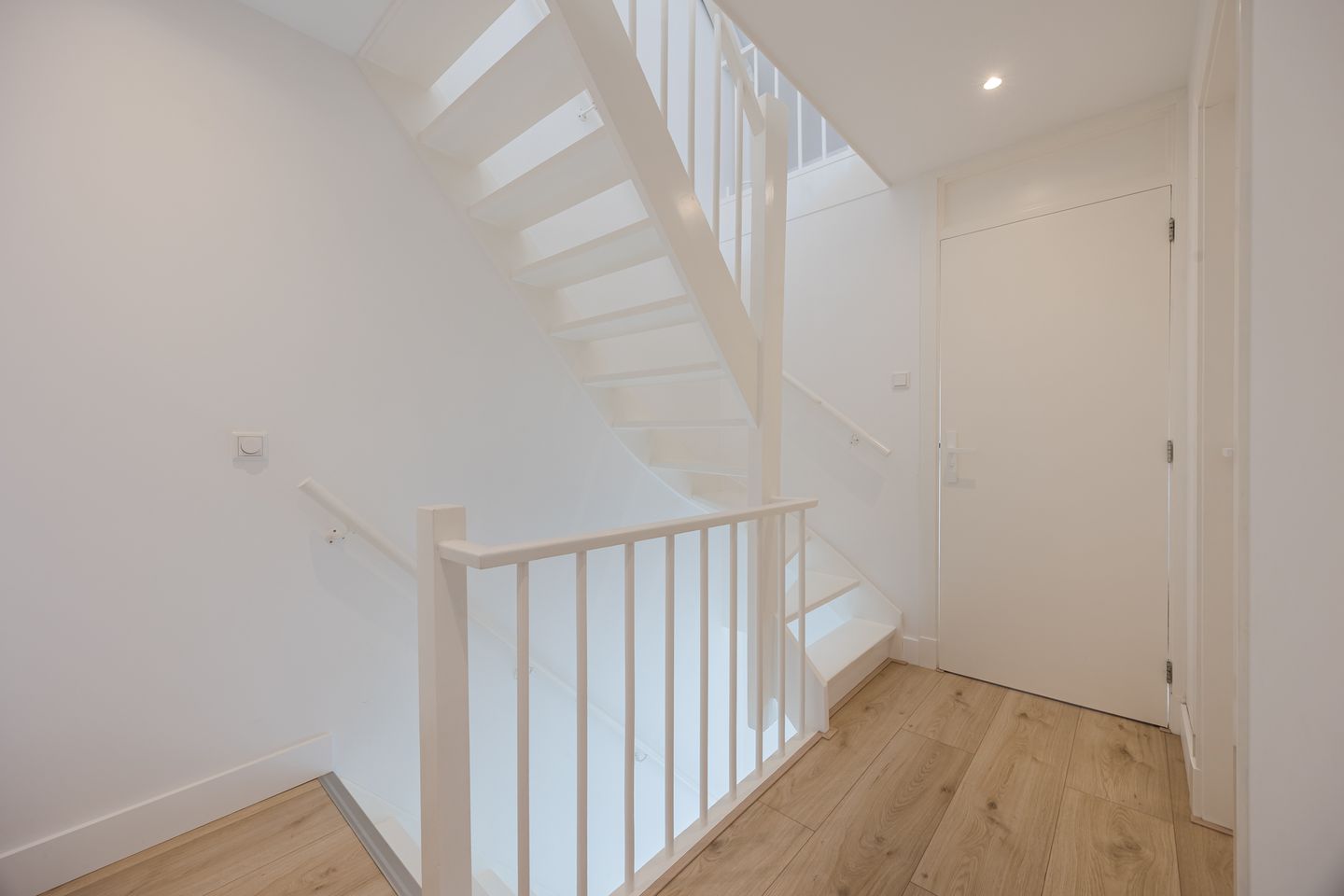 Photo 19 of Evertsenstraat 68