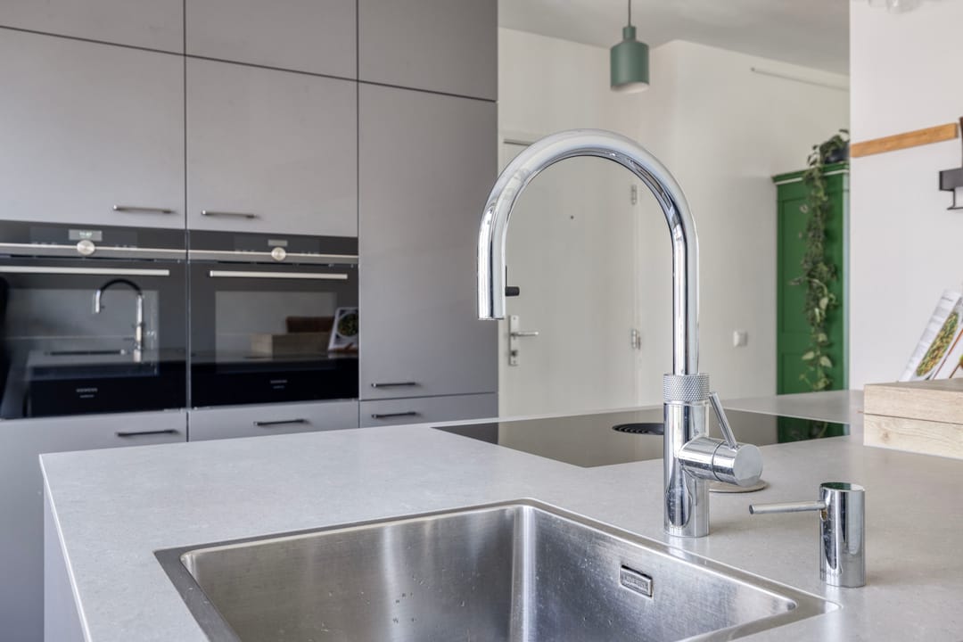 Light apartment with two balconies and living kitchen in Utrecht Tolsteeg — 21