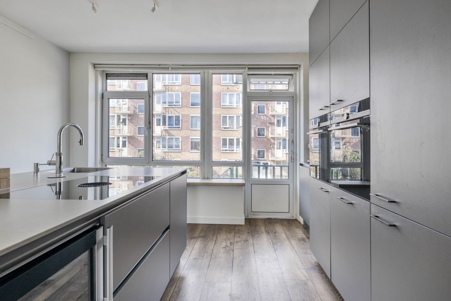 Light apartment with two balconies and living kitchen in Utrecht Tolsteeg — 15