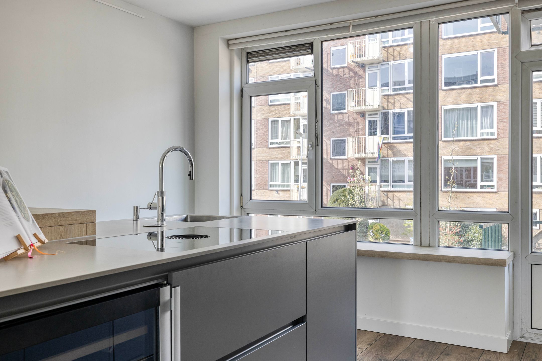 Light apartment with two balconies and living kitchen in Utrecht Tolsteeg — 16
