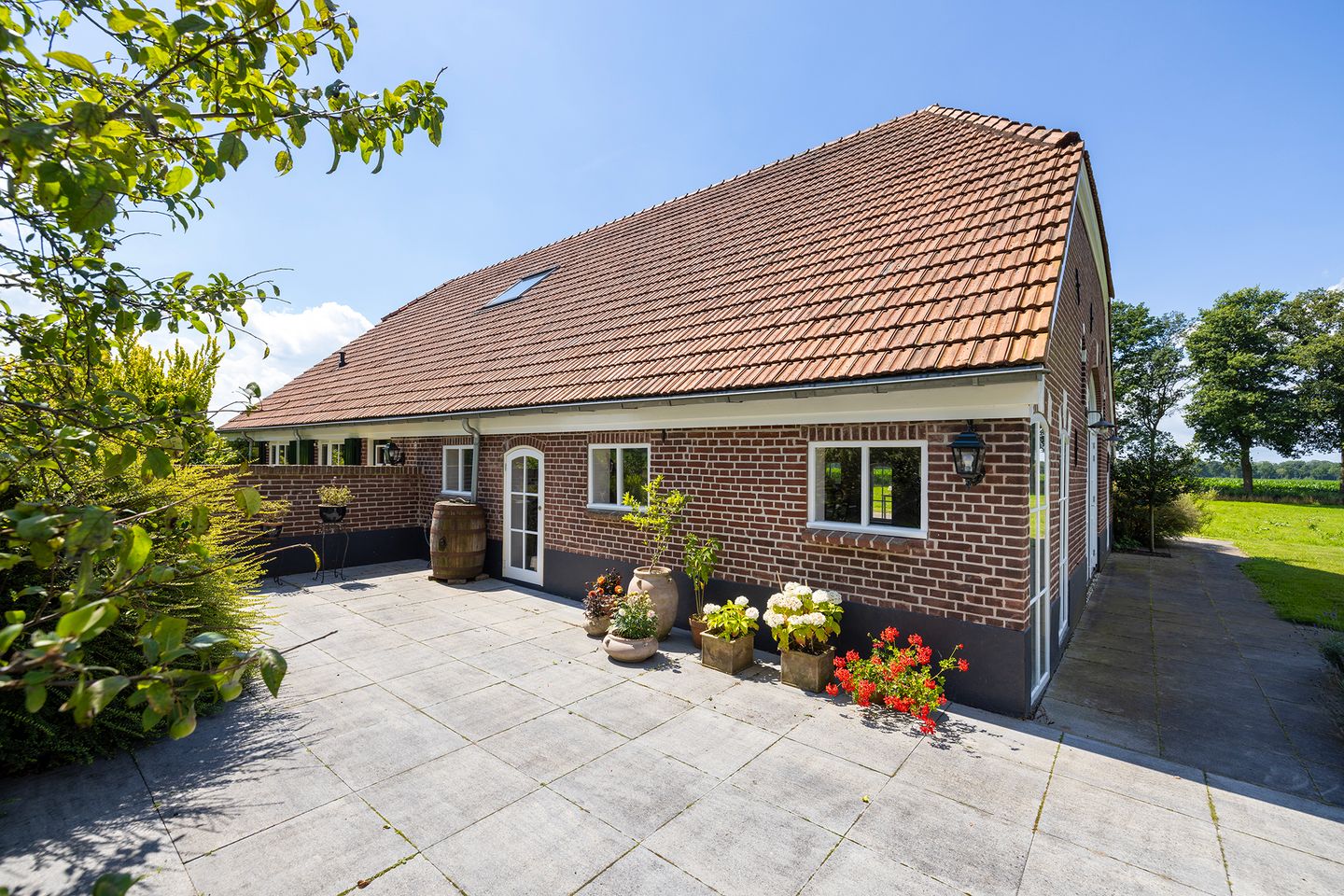 Sustainable luxury farmstead with outbuilding near Lochem — 44