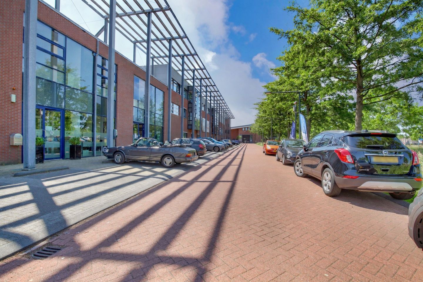 View photo 3 of De Trompet 1141